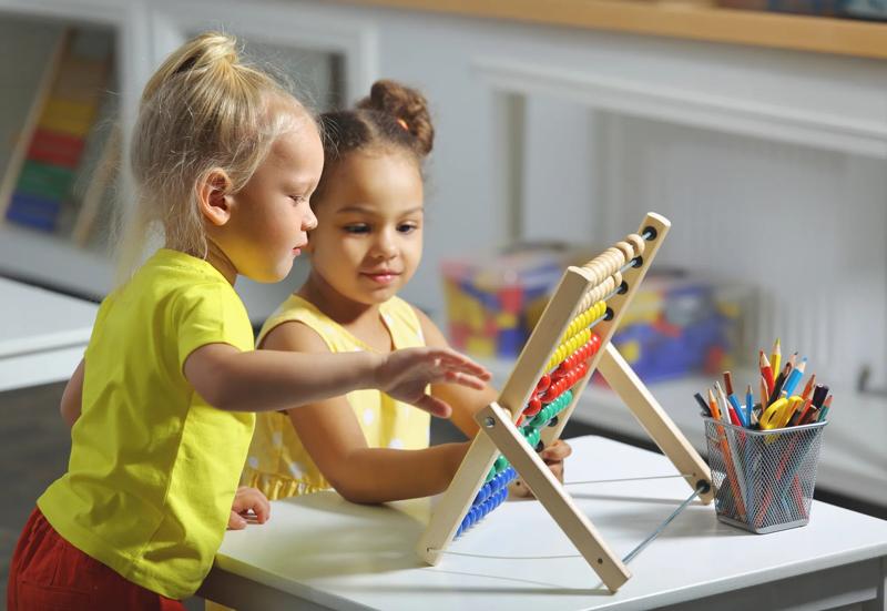 COLOUR-IMAGE_children-early-learning