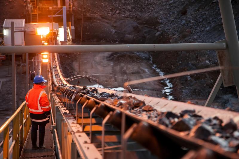 COLOUR-IMAGE_mining-converyerbelt_Apr26