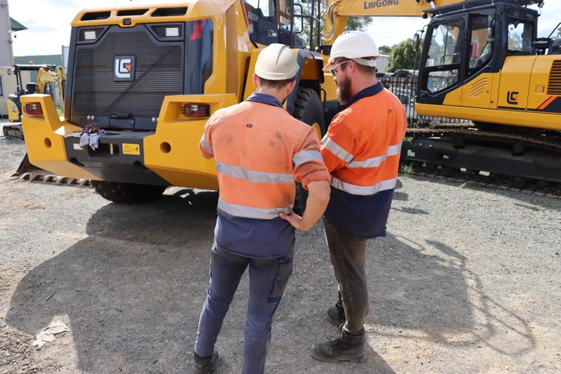 COLOUR-IMAGE_workers-pre-start_Apr26