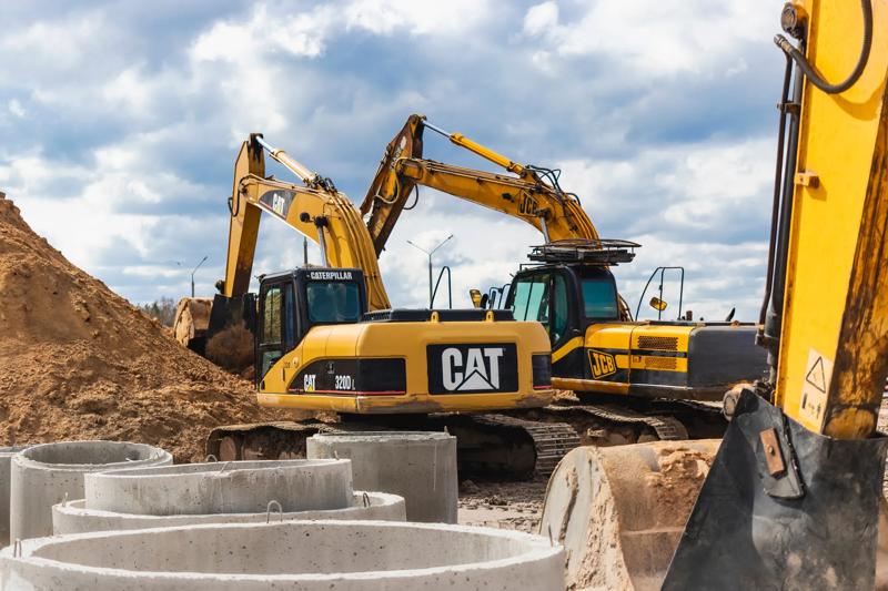 COLOUR-IMAGE_construction-machines_Apr26