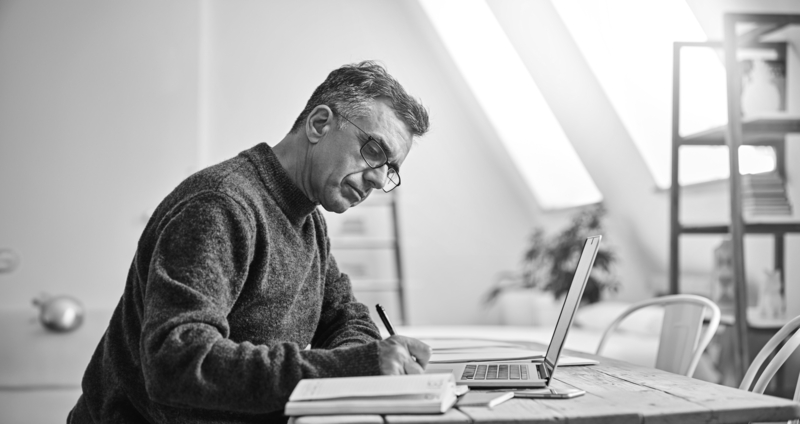 SINGLE-IMAGE_man-writing-laptop_apr25