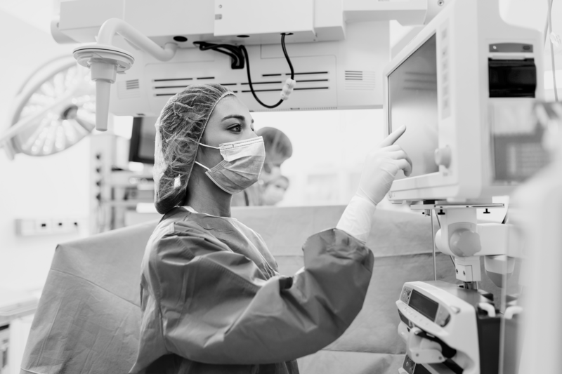 SINGLE-IMAGE_nurse-surgical-equipment_sept23