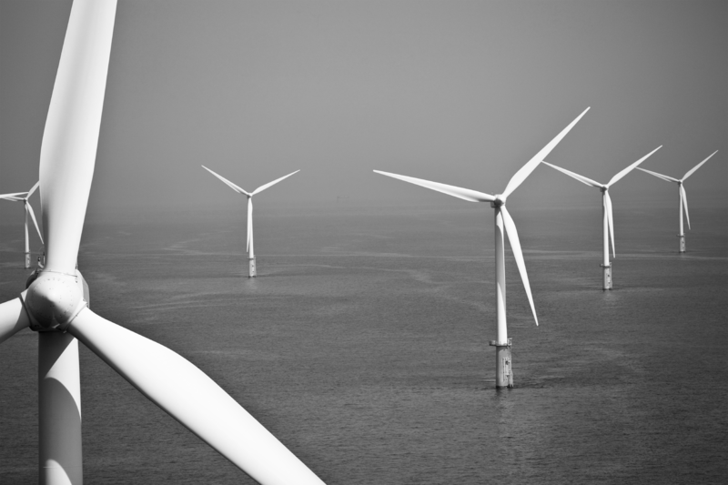 SINGLE-IMAGE_offshore-wind-farm-turbines_nov23