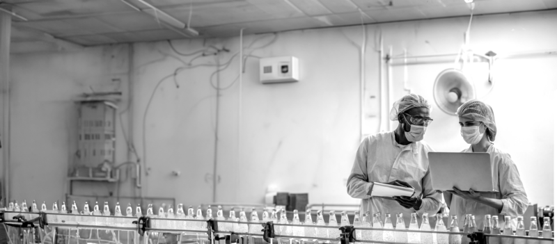SINGLE-IMAGE_laptop-quality-inspection-drinks-bottling-line-extended_nov23